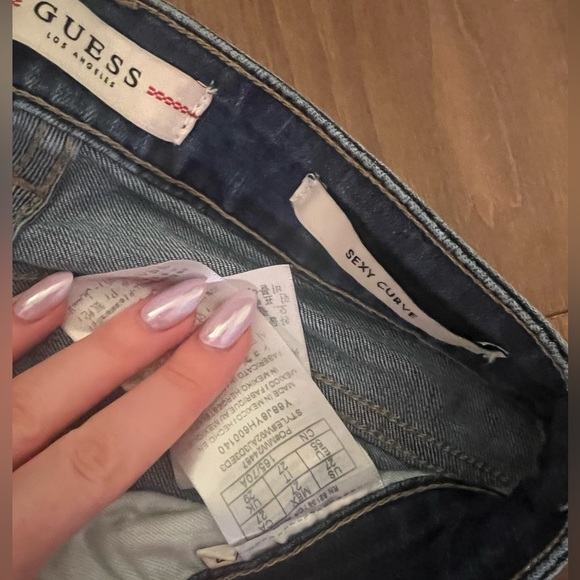Guess jeans, size 27, rhinestone detailed - Picture 3 of 3